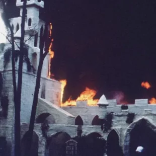 In het archief – De gruwel van de Six Flags Haunted Castle-brand