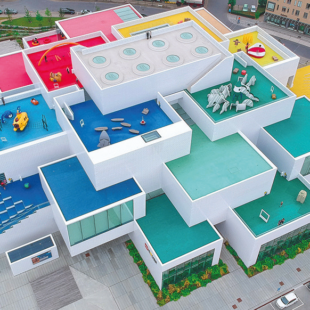 In de rand – LEGO HOUSE: Home of the Brick!