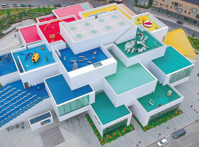 In de rand – LEGO HOUSE: Home of the Brick!