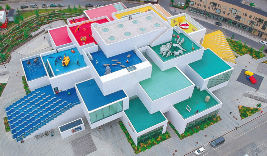 In de rand – LEGO HOUSE: Home of the Brick!